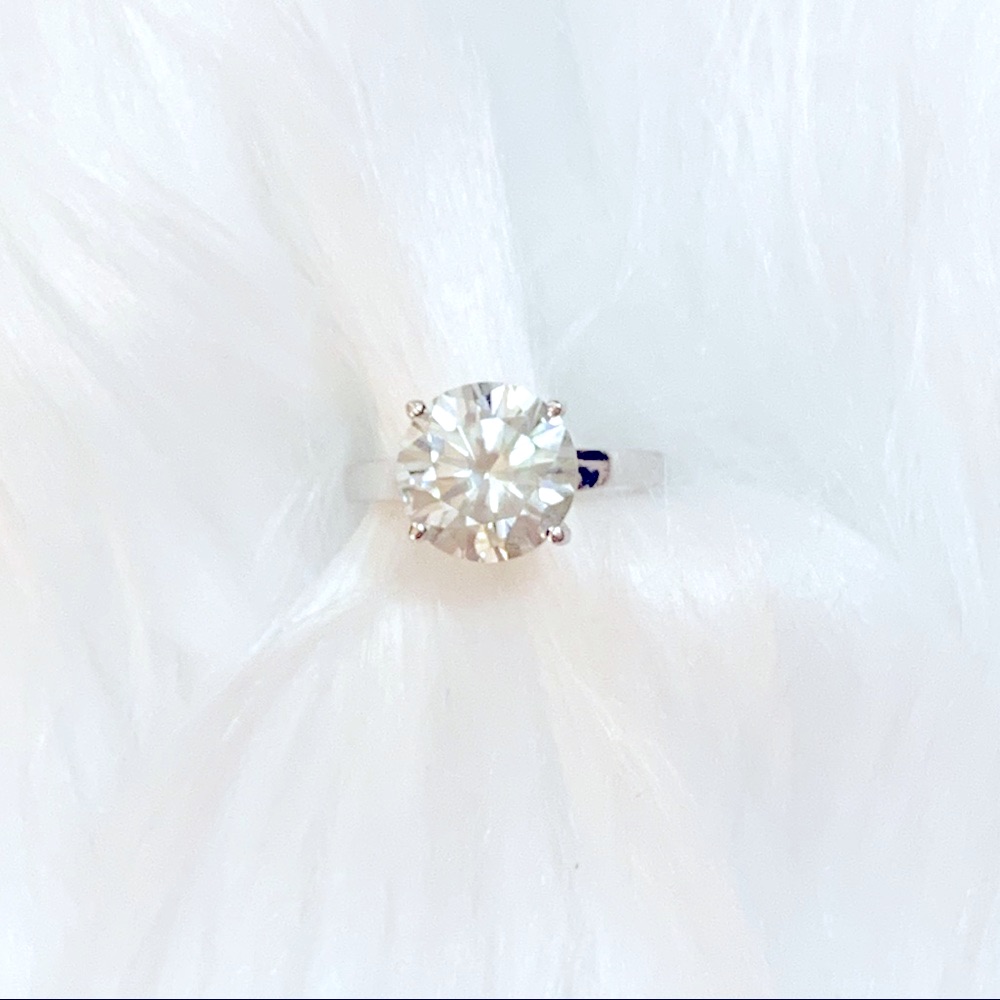 4.10 Carat Light Green Moissanite 925 Silver Ring